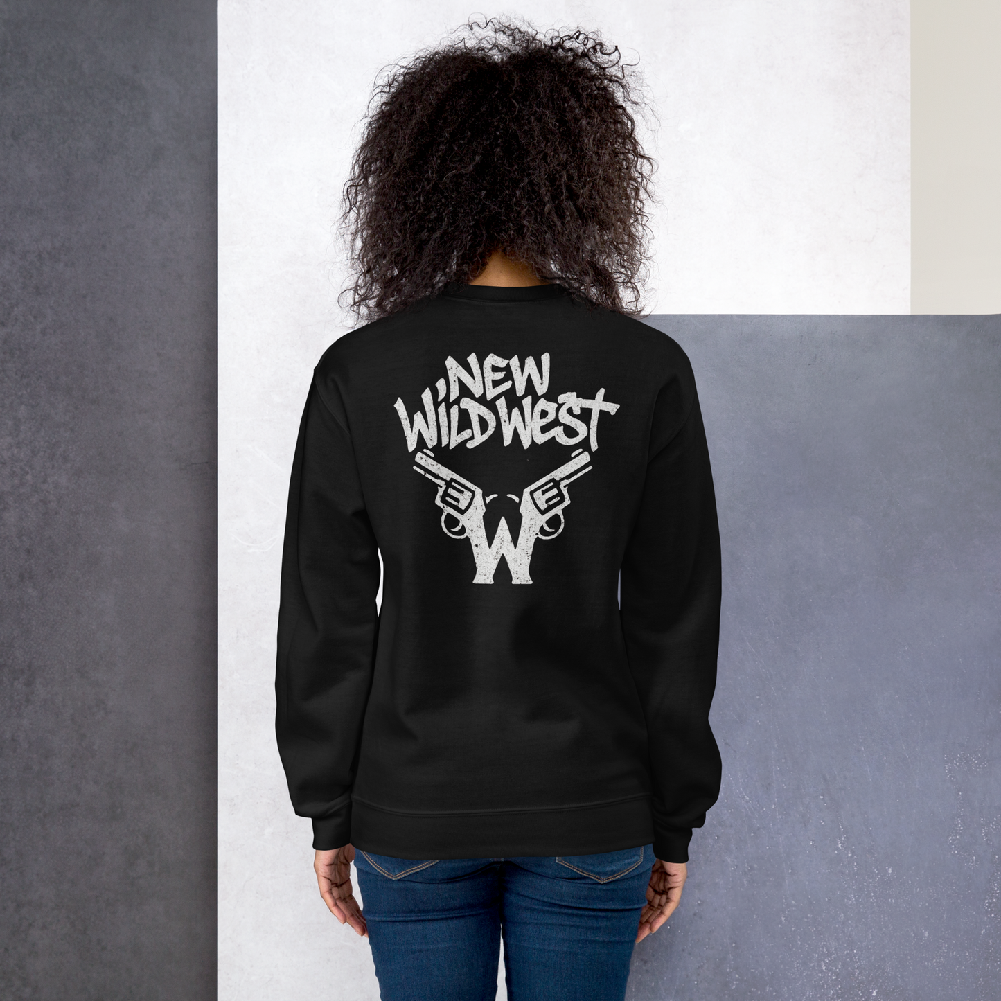 Czarna bluza typu sweatshirt