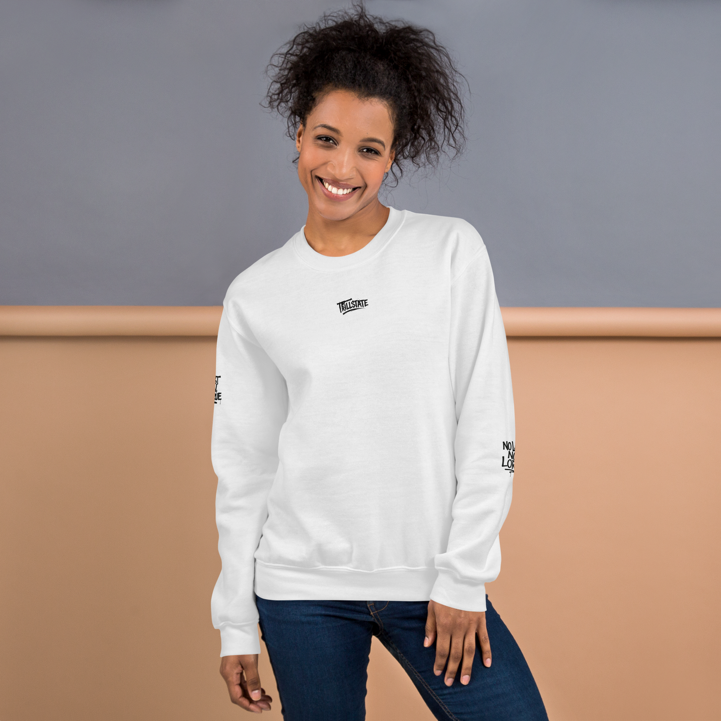 Biała bluza typu sweatshirt (tył)